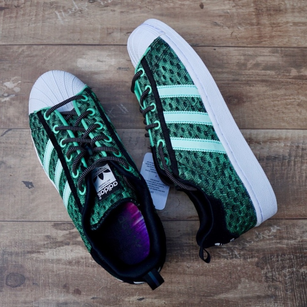 *Used* Adidas Superstar GID Glow in the Dark